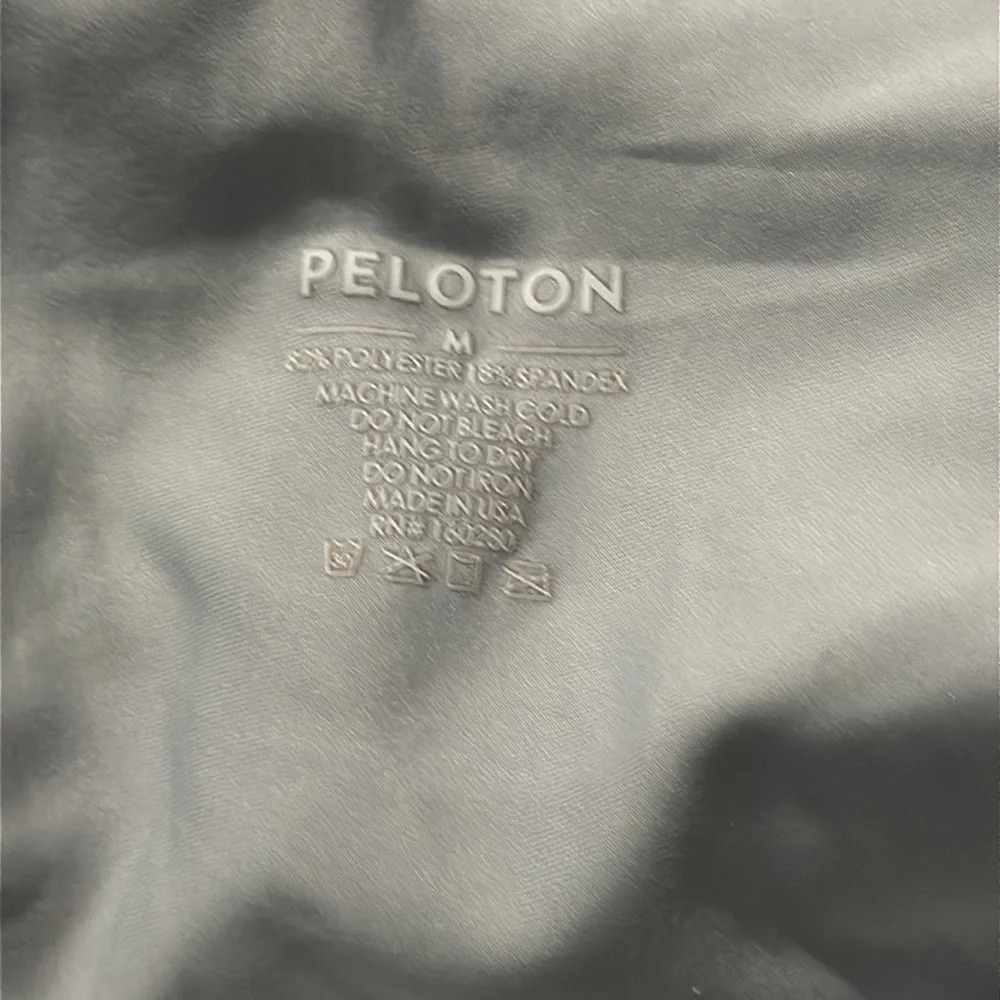 Peloton Show Up Foil Printed Legging Size Medium Like New - Picture 5 of 10